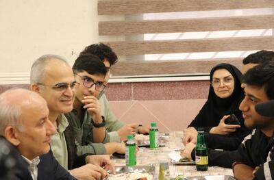  روایتی از دیدار دانشجویی استاندار مازندران/سر تا پا گوشیم؛ ما صدای شما هستیم