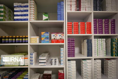 تجربه موفق سال گذشته در تزریق ۱۲ همت به شبکه پخش دارو/ طلب ۱۵۷ همتی شرکت‌ها