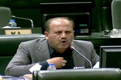 نوروزی: بازنشستگان، کارگران و کارمندان شرایط سختی دارند