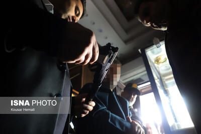 بازسازی صحنه سرقت مسلحانه از یک طلافروشی - کرمانشاه