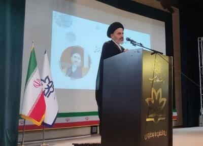  امام جمعه ارومیه: تلاش دانشجویان آینده کشور را رقم خواهد زد