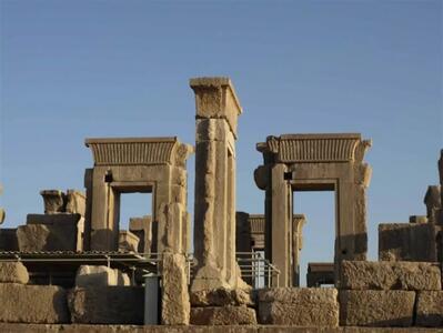 شرایط بحرانی کاخ هدیش تخت جمشید/ گلسنگ کمترین آسیب را به آثار باستانی می‌رسانند