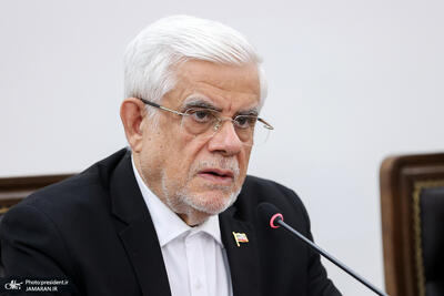  عارف: برای رفع نیازهای دانشجویان اقداماتی صورت گرفته است که امیدواریم به زودی به نتیجه برسد/ حضور معنادار دانشجویان حرکت کشور را بیمه کرده است/ با سازوکار اداره فعلی دانشگاه‌ها نمی‌توانیم جهشی در زمینه علم و فناوری داشته باشیم