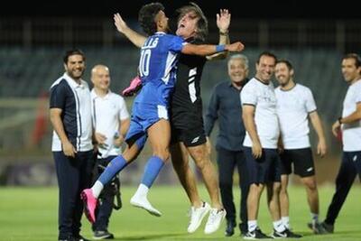 آشتی‌کنان رضاییان و ساپینتو در تمرین استقلال