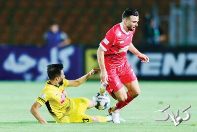 تصویر دردسرساز؛‌ کاپیتان پرسپولیس در آستانه محرومیت - مجله اینترنتی کولاک