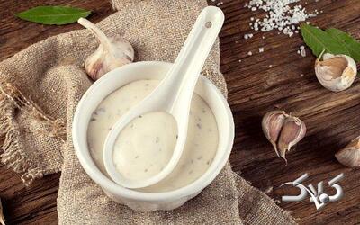 سس سیر خانگی ؛ طعمی غلیظ ، معطر و همه کاره برای ارتقای هر غذا + روش تهیه - مجله اینترنتی کولاک