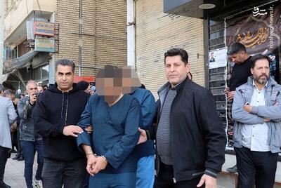 عکس/ بازسازی صحنه سرقت مسلحانه از یک طلافروشی در کرمانشاه