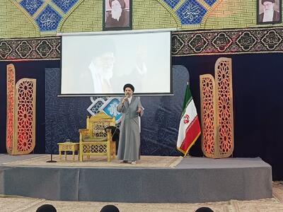  مددی الموسوی: زن معمار خانواده و سازنده جامعه است