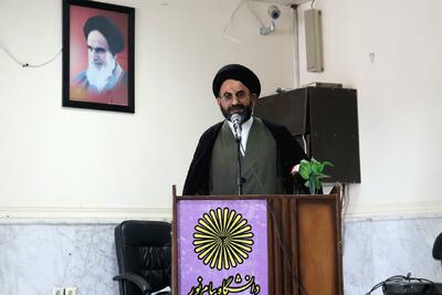  امام جمعه موقت دیّر: استکبارستیزی مسئله اصلی روز دانشجو است
