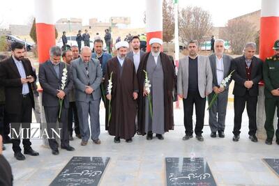 رئیس سازمان قضایی نیرو‌های مسلح کل کشور به شهدای شهرستان ایجرود استان زنجان ادای احترام کرد