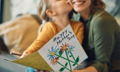  جدیدترین متن‌های تبریک روز مادر 1404؛ رسمی، صمیمی، کوتاه و احساسی