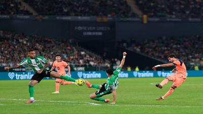 رئال بتیس ۳ - ۵ بارسلونا/ تیم فلیک همچنان گل می‌خورد، اما بیشتر گل می‌زند + فیلم - پارس فوتبال