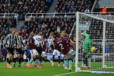 سوپرگل برونو گیمارش از روی نقطه کرنر به برنلی - پارس فوتبال