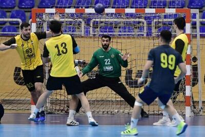 تیم هندبال سایپا با شکست سپاهان صدرنشین لیگ برتر مردان ماند - پارس فوتبال