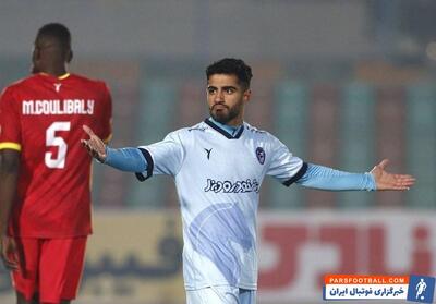 افشین صادقی ستاره پیکان : امیدواریم مقابل پرسپولیس امتیاز بگیریم