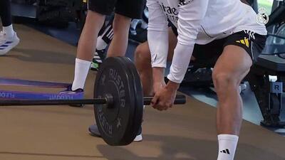 ویدیو| نقش جالب توپ تنیس در تمرین دروازه‌بان‌های رئال - پارس فوتبال