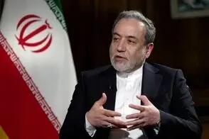  قاب توجه‌برانگیز عراقچی با همسر جوانش در یک مراسم زنانه