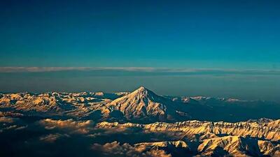 فیلم / دماوند سرانجام سفیدپوش شد / زمستان از راه رسید