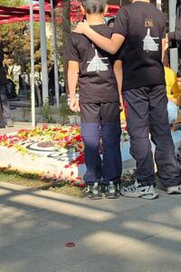  تیشرت دو پسر بر مزار سردار حاجی‌زاده سوژه داغ روز شد