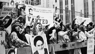 نقش‌آفرینی دانشجویان ضدشاه در آذر ۵۶؛ از زد و خورد با اوباش تا محاصره سفارت‌ در ایتالیا و دانمارک