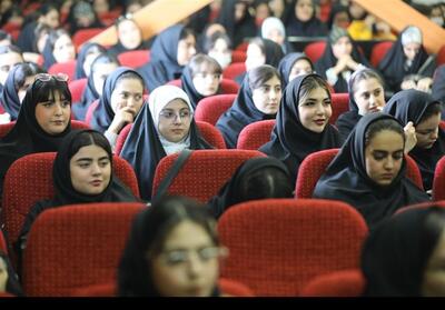 تریبونی به بلندای یک سال انتظار/ دانشجویان در روز خود سخن گفتند - تسنیم