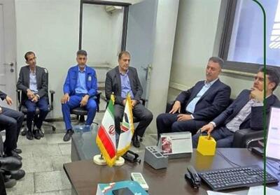  بازدید مسئولان حراست و بازرسی گمرک از فرآیندهای ترخیص گمرک شهید رجایی - تسنیم