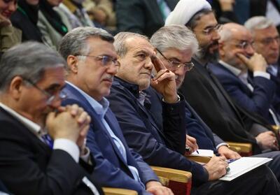 نطق نماینده جنبش عدالتخواه دانشجویی در نشست با پزشکیان - تسنیم