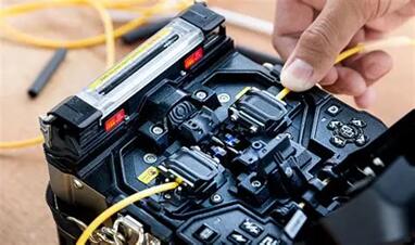 دستگاه فیوژن؛ قلب شبکه ‌های فیبر نوری و انتخاب حرفه ‌ای متخصصان در آریا تک