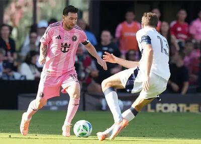 اتفاق غیرمنتظره: درگیری مولر و مسی در زمین!