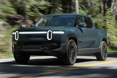 شتاب باورنکردنی پیکاپ ریویان R1T، سریع‌تر از کوروت و ۹۱۱!