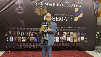 اهدای نشان درخت طلای عباس کیارستمی به عباس یاری/ منتقدی که عاشق سینما است