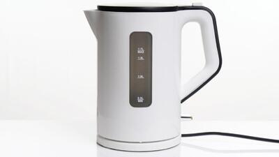 کتری پلاستیکی برقی و تهدید سلامت / توصیه کارشناسان / خطرات استفاده روزانه که نمی‌دانستید