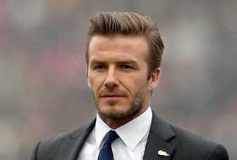 انفجار عشق بکام! عکس ژست عاشقانه ویکتوریا جام قهرمانی MLS: خانواده نابود کرد! / شوک رمانتیک بکام‌ها! عکس ژست عاشقانه با جام قهرمانی اینترمیامی: ویکتوریا ستاره شد!