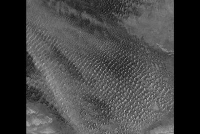 تپه‌های شنی آوازخوان و دریاچه‌های مرموز!