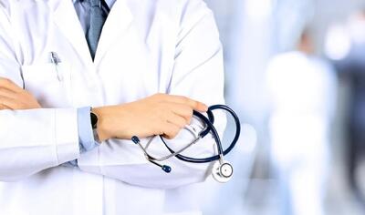  رئیس سازمان نظام پزشکی: ۸ درصد جامعه پزشکی زیرمیزی می‌گیرند (فیلم)