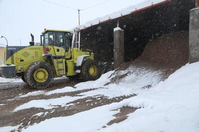  آمادگی کامل جاده‌های استان قزوین برای زمستان با دپوی ۳۶ هزار تن ماسه و نمک