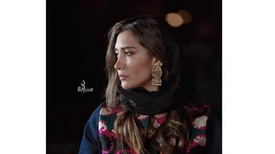 شوکه‌کننده‌ترین ترکیب رنگ‌ها: نگاهی به پوشش خلاقانه نیکی مظفری!