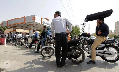 مهاجرانی: سامانه خوداظهاری برای خودروها و موتورسیکلت‌ها جهت دریافت بنزین یارانه‌ای راه‌اندازی شد