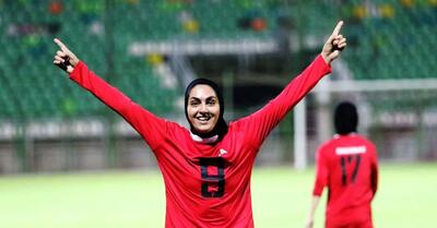 بمب نقل و انتقالات فوتبال زنان؛ گلزن استقلالی به پرسپولیس پیوست!