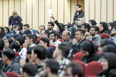 انگار نه انگار که روز دانشجو است/ درباره عکس‌های ۱۶ آذر ۱۴۰۴