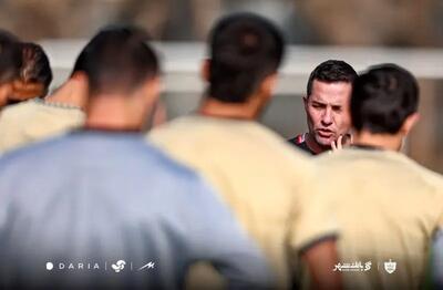 ساعت بازی پیکان-پرسپولیس در ورزشگاه قوامین