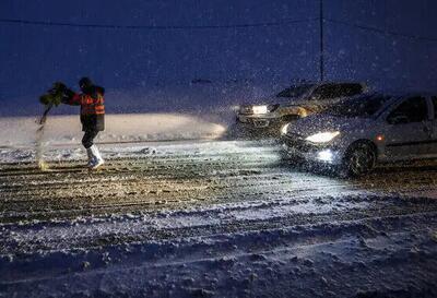جاده کندوان برفی و لغزنده است