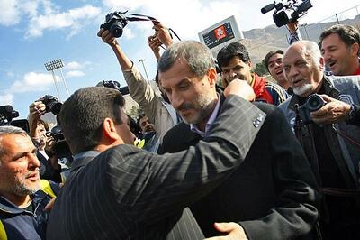 حمایت مایلی‌کهن از قلعه‌نویی: او را تغییر بدهیم که چه شود؟