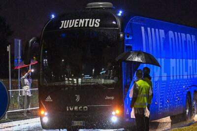 حمله هواداران خشمگین ناپولی به اتوبوس یوونتوس