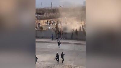 ویدیوی جنجالی از دربی؛ تخریب دیوار و ورود به ورزشگاه بدون بلیت توسط تعدادی از هواداران!