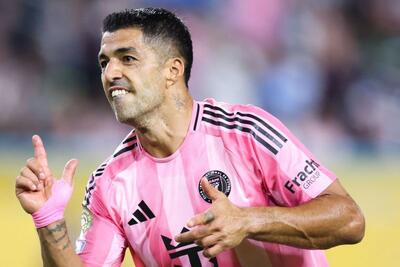 سوارز از مسی خداحافظی می‌کند