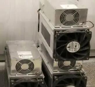  ۱۲ دستگاه استخراج رمز ارز غیر مجاز در بروجن کشف شد