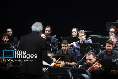 صدرنشینی کمانچه سعید فرج‌پوری در ارکستر ملی/ سازها برای «وطن» نواختند+فیلم