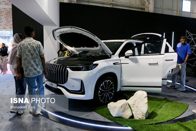  بازار خودرو در تب دلالان می‌سوزد/ قیمت‌ها منطقی نیست