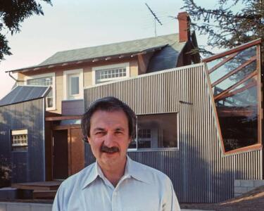  دشمن یک مشت ساختمان لعنتی!